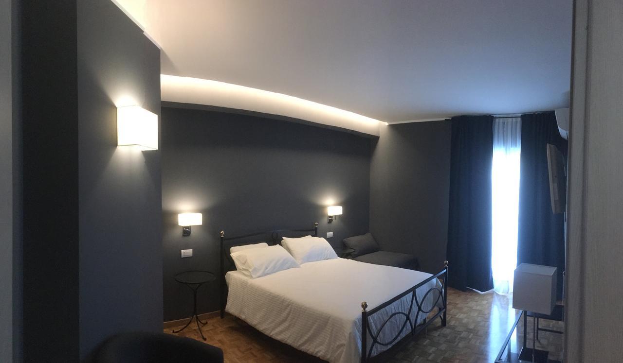 Robin Rooms Montegranaro Eksteriør bilde