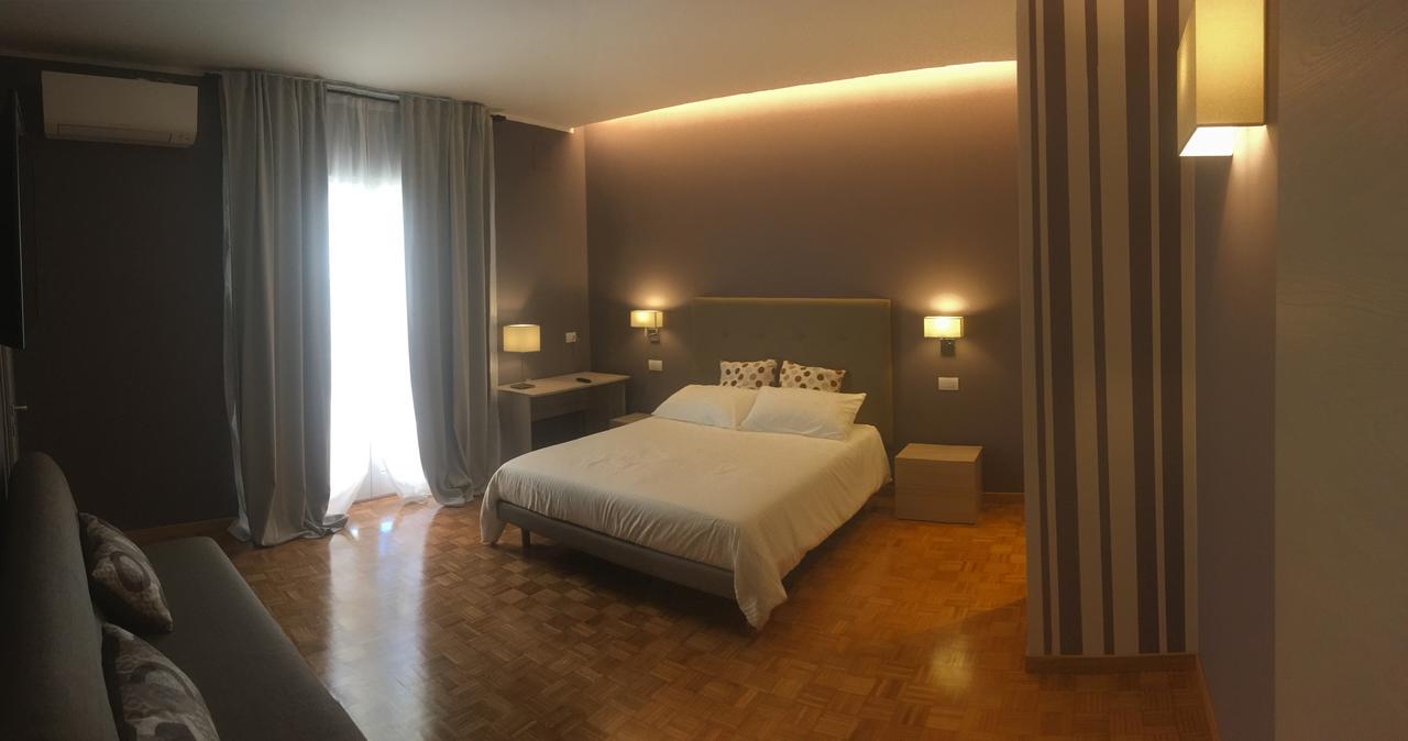 Robin Rooms Montegranaro Eksteriør bilde